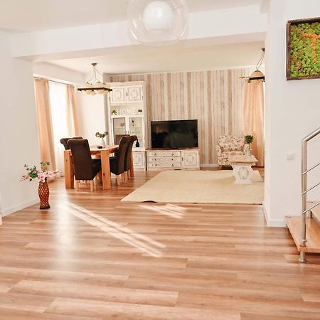 Appartamento The View Penthouse Braşov Esterno foto