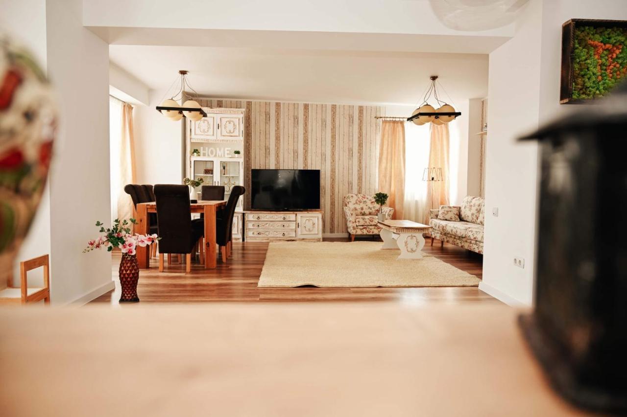 Appartamento The View Penthouse Braşov Esterno foto